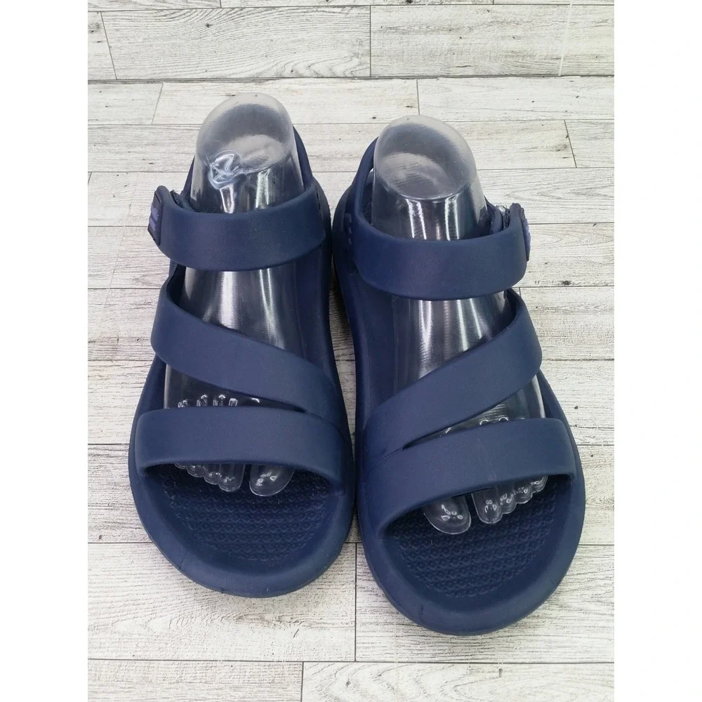 Essentials By‎ Muk Luk Navy Blue Sandals Summer Beach Shoes 9/10 Large L